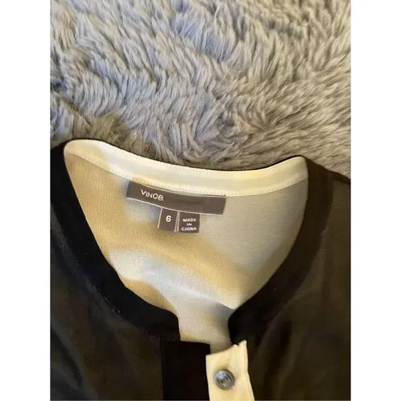 Vince two layered 100% silk button up blouse size 6 - Picture 6 of 6